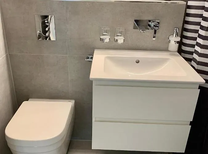 Apartamento Bolgen - Close To Everything! Bolgen, Jakobshorn, Bus Stop, Train Station, Supermarket, School, Rentals, Restaurants And More!