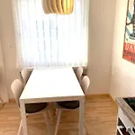 Apartament Bolgen - Close To Everything! Bolgen, Jakobshorn, Bus Stop, Train Station, Supermarket, School, Rentals, Restaurants And More!