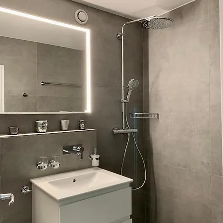 Bolgen - Close To Everything! Bolgen, Jakobshorn, Bus Stop, Train Station, Supermarket, School, Rentals, Restaurants And More! Apartamento Davos