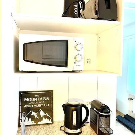 Apartment Sehr Zentral Beim Jakobshorn, Bolgen, Skischule, Skivermietung, Bahnhof, Supermarkt, Restaurants, Wifi, Netflix Und Voll Ausgestattet - Bolgen